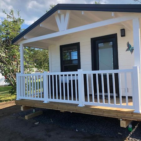 Les Chalets De La Colline Inc Baie-Sainte-Catherine Bagian luar foto