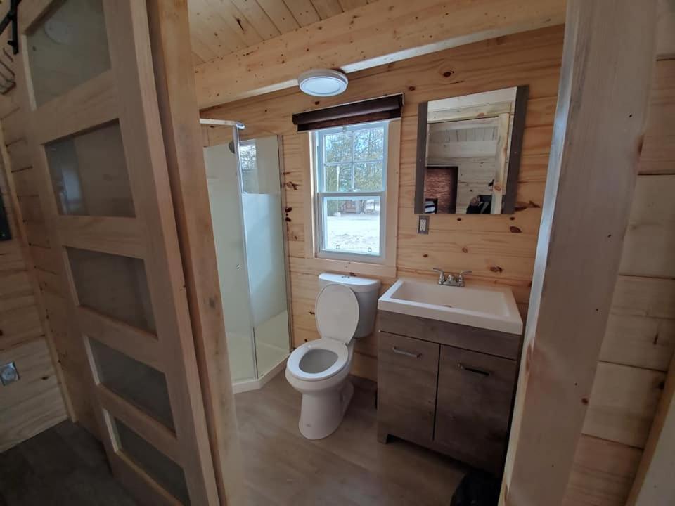 Les Chalets De La Colline Inc Baie-Sainte-Catherine Bagian luar foto