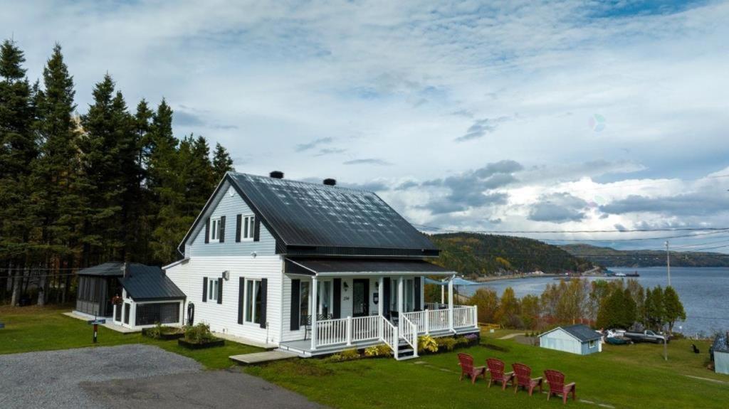 Les Chalets De La Colline Inc Baie-Sainte-Catherine Bagian luar foto